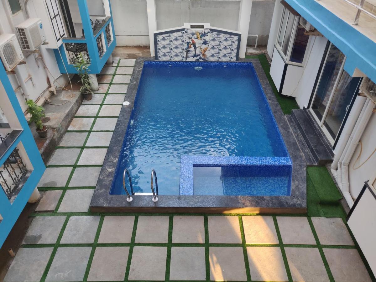 Queen Of Queen'S Hotel Calangute Exterior photo